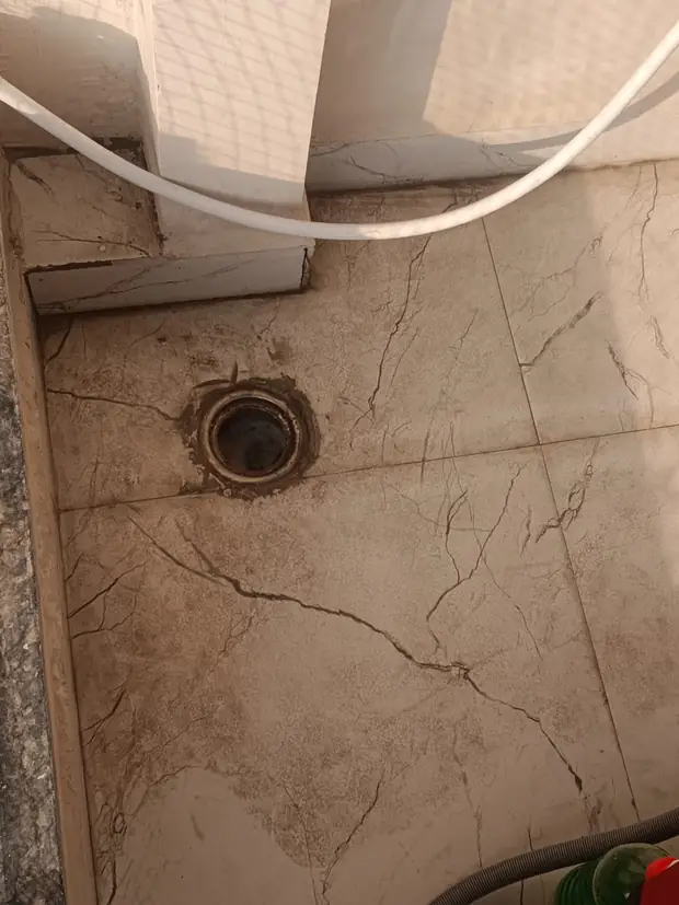 Bathroom floor before deep cleaning - Clean Aura Service Jaipur